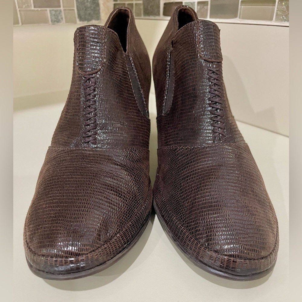 Amalfi Dark Brown Textured Heels - Picture 7 of 9